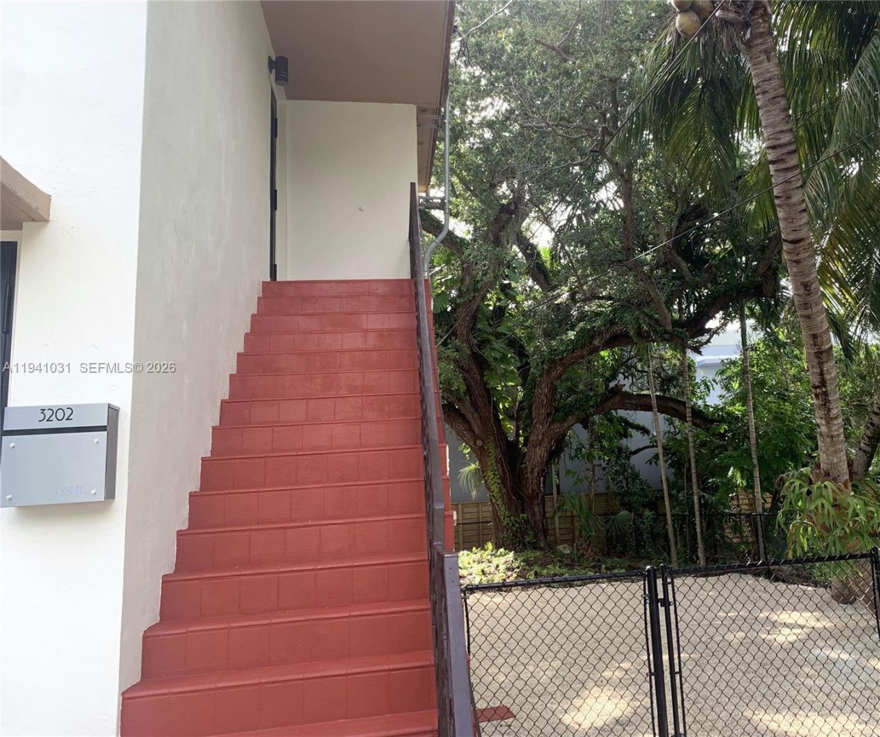 3202 Elizabeth St, Unit 3202, Miami, FL 33133 Photo