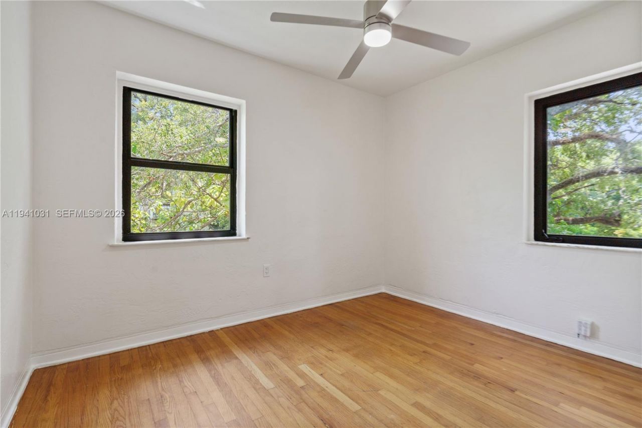 3202 Elizabeth St, Unit 3202, Miami, FL 33133 Photo