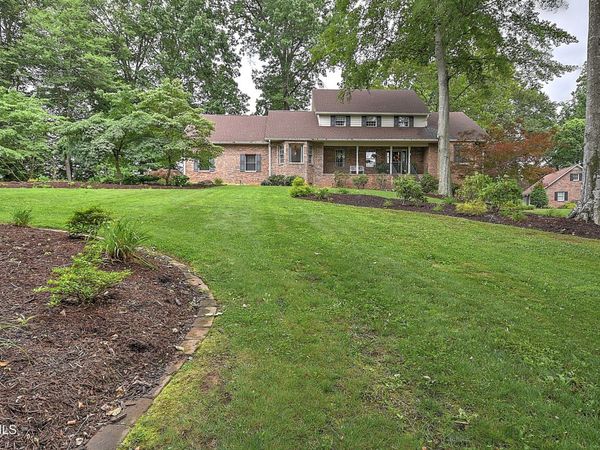 1239 Olde Oaks Drive, Gray, TN 37615