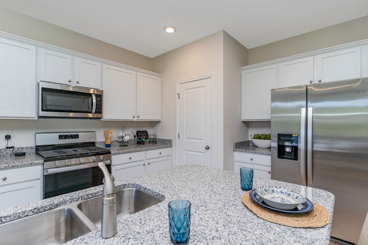 8023 Bear Claw Way Photo 7