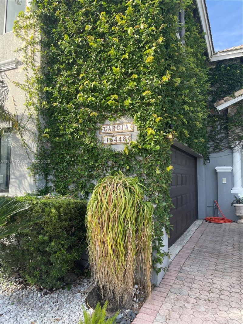 15448 SW 92nd St , Miami, FL 33196 Photo