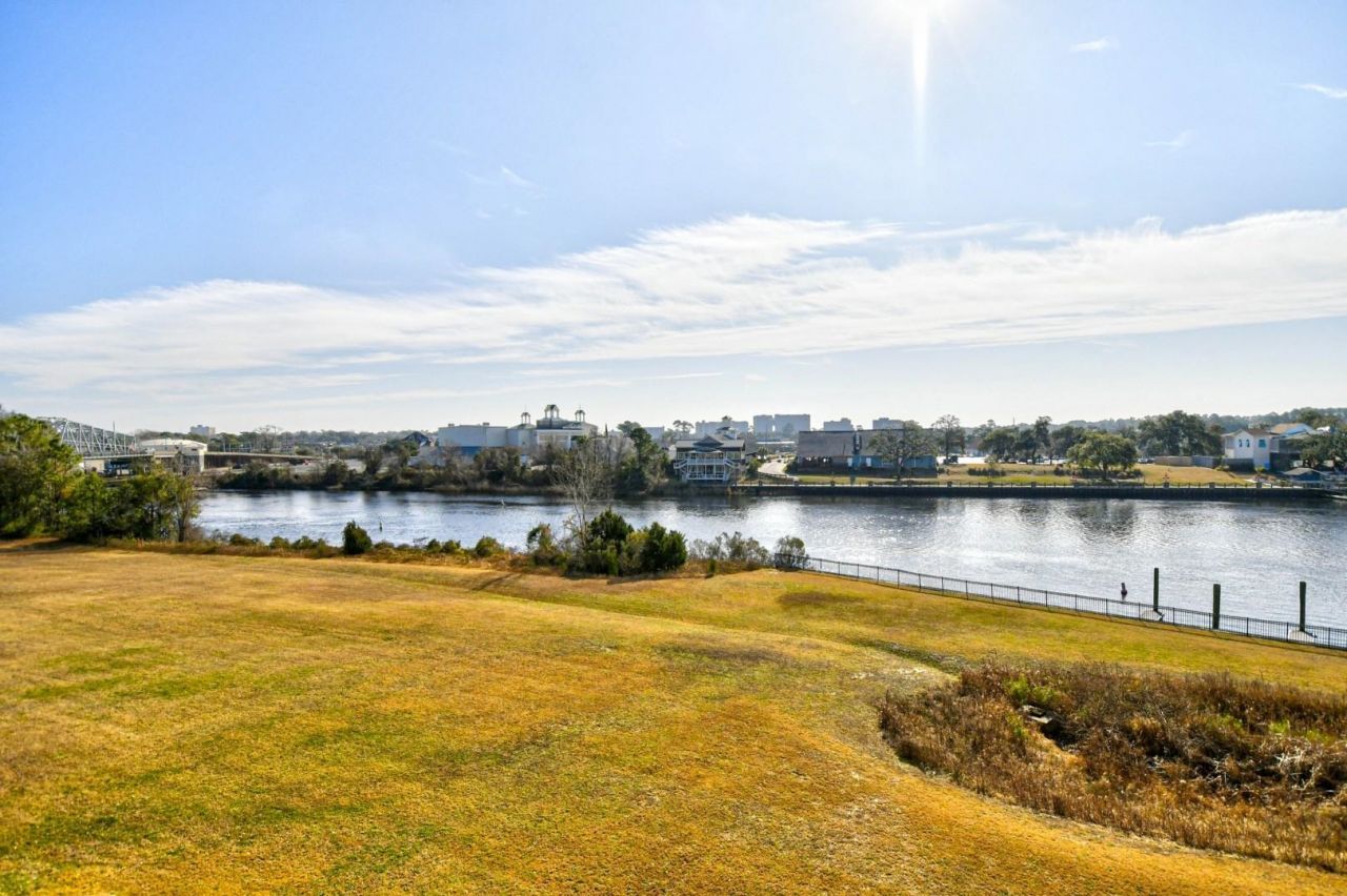 2151 Bridge View Ct. Photo 32