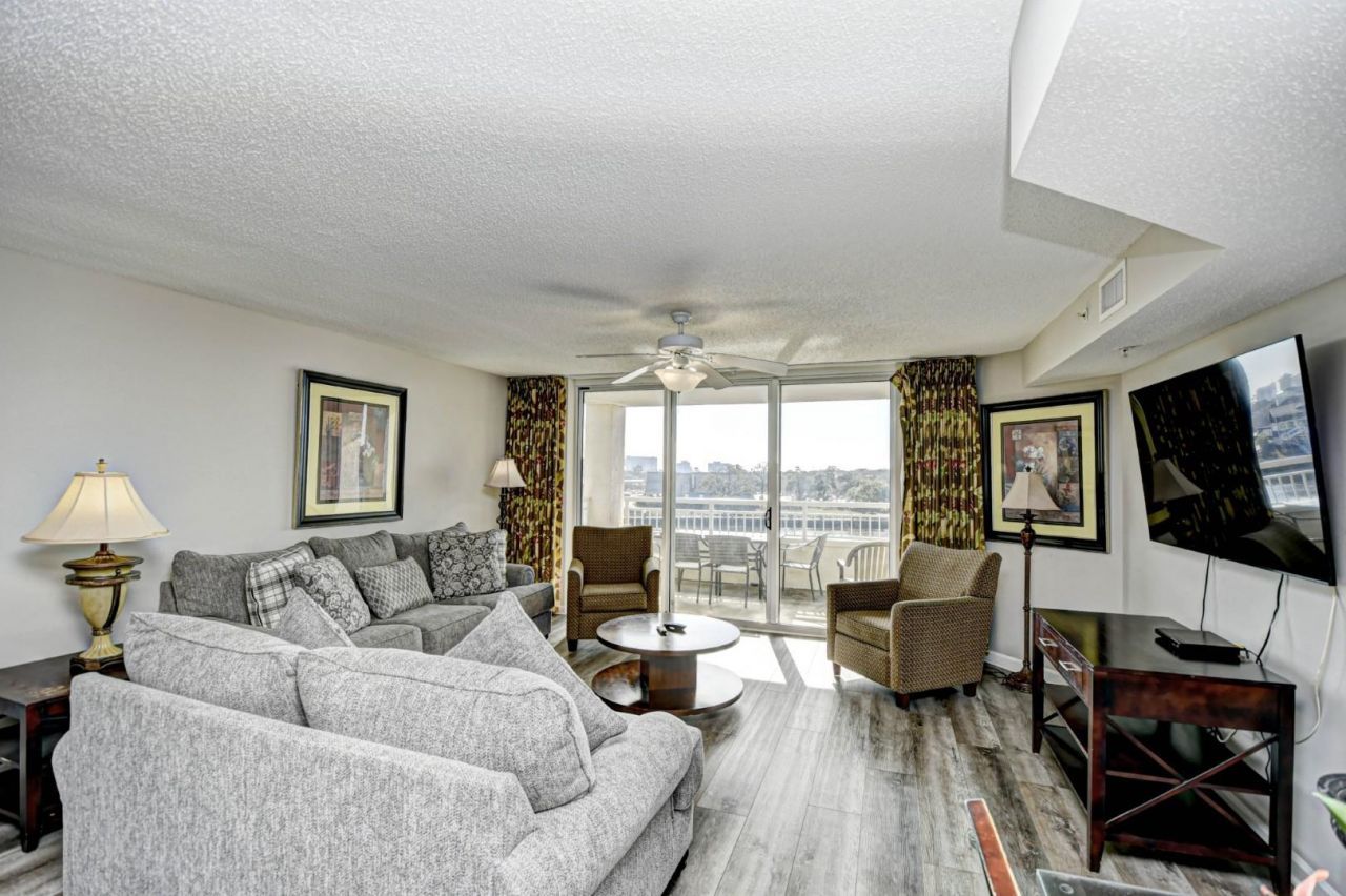 2151 Bridge View Ct. Photo 8