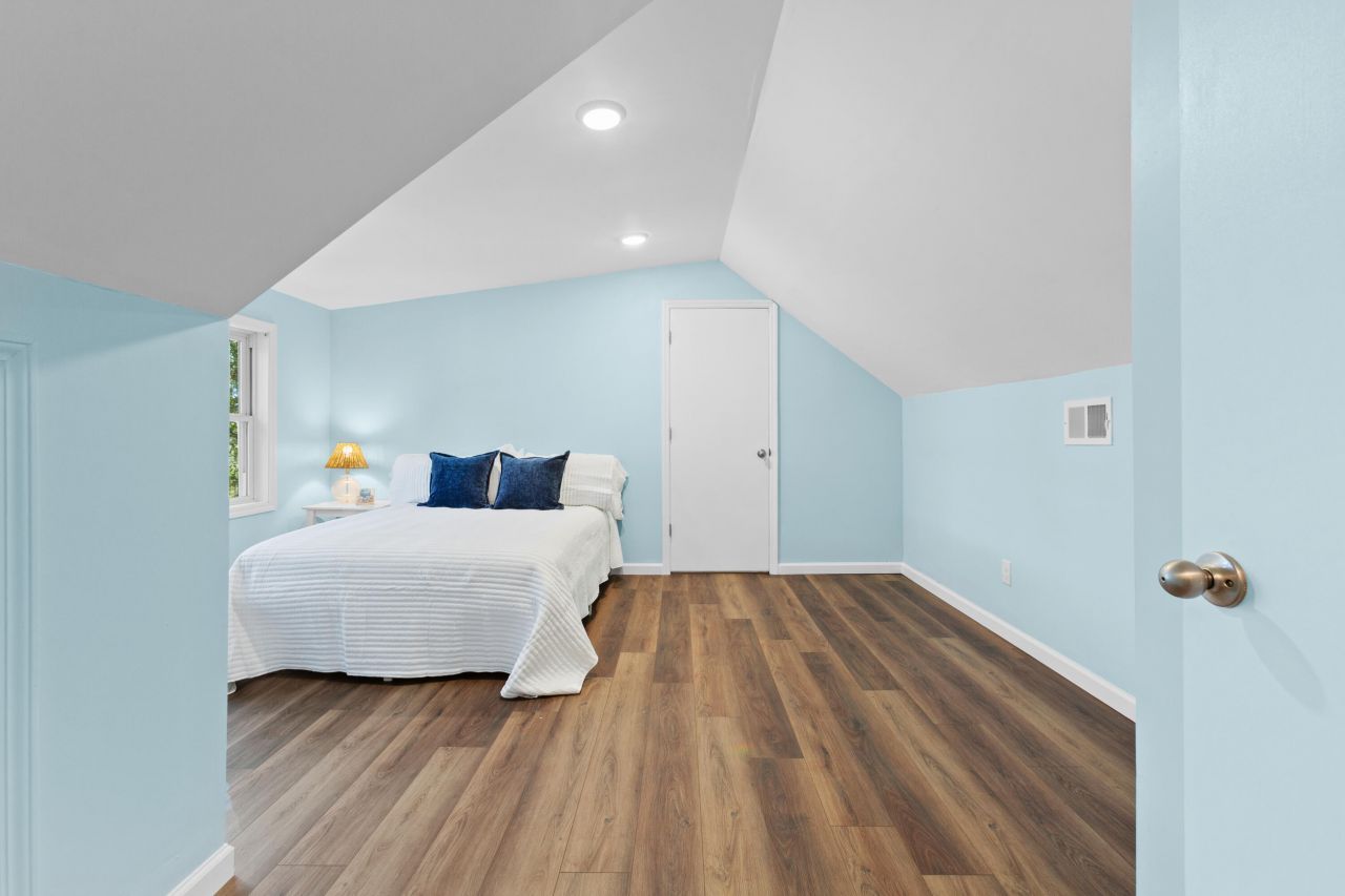 7299 Commodore Road Photo 22