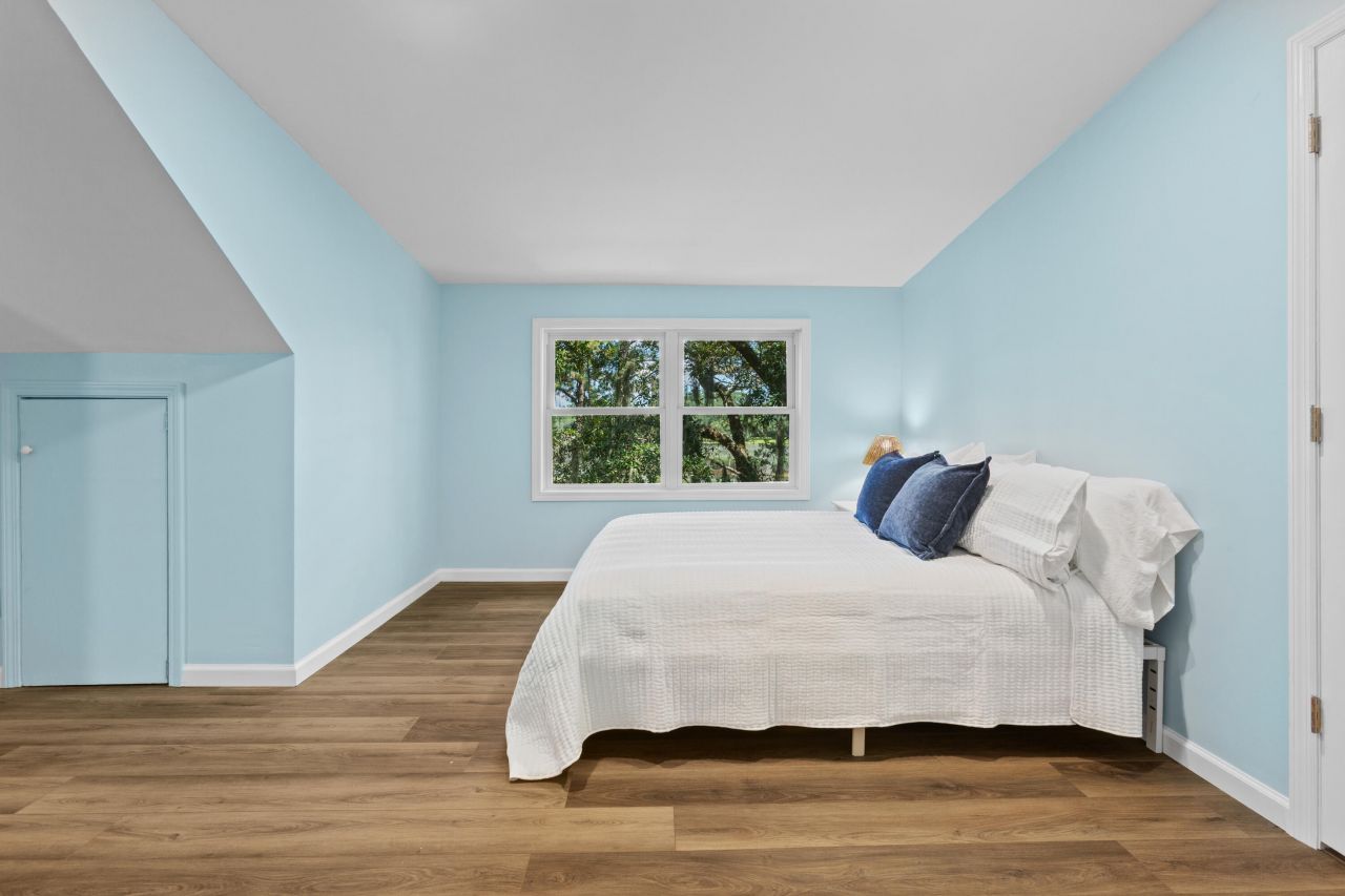 7299 Commodore Road Photo 23