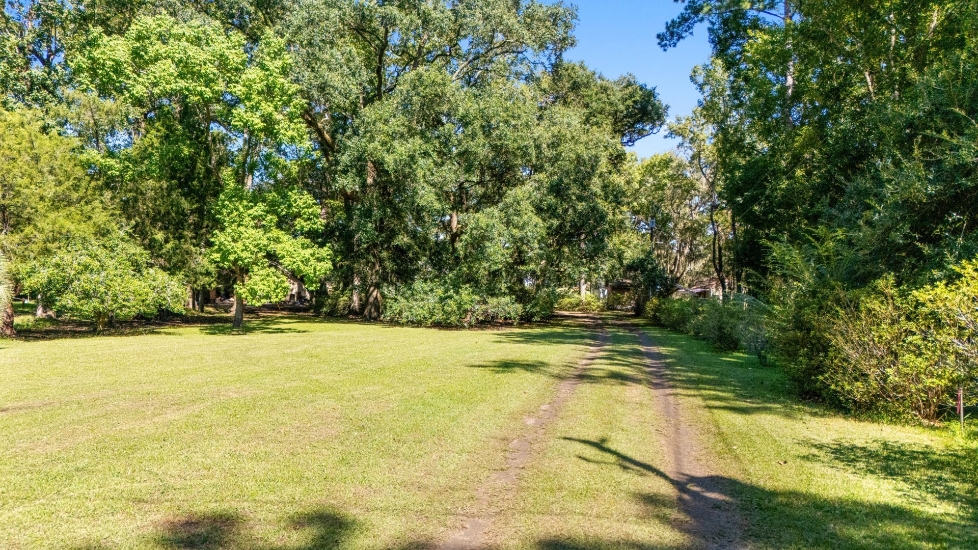 7299 Commodore Road Photo 24