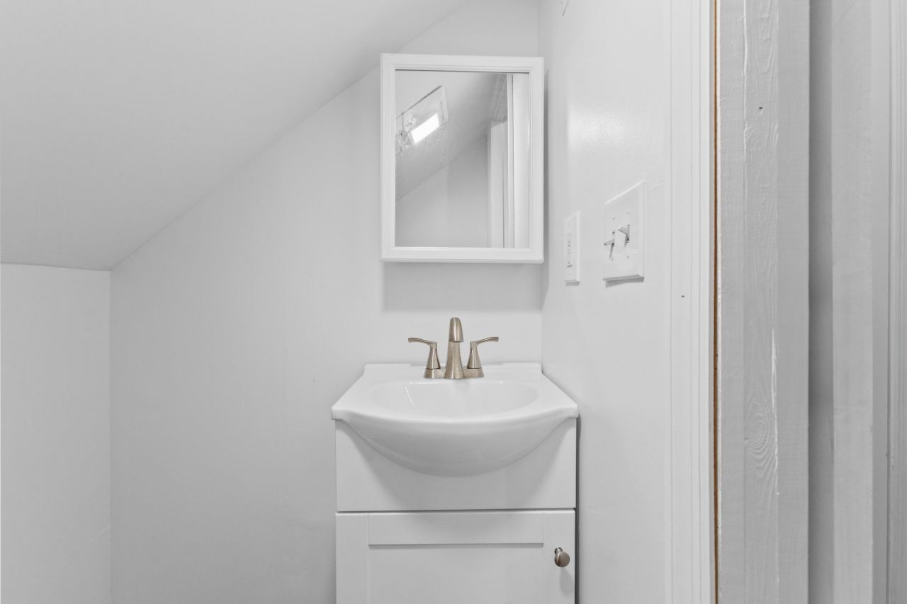 7299 Commodore Road Photo 25