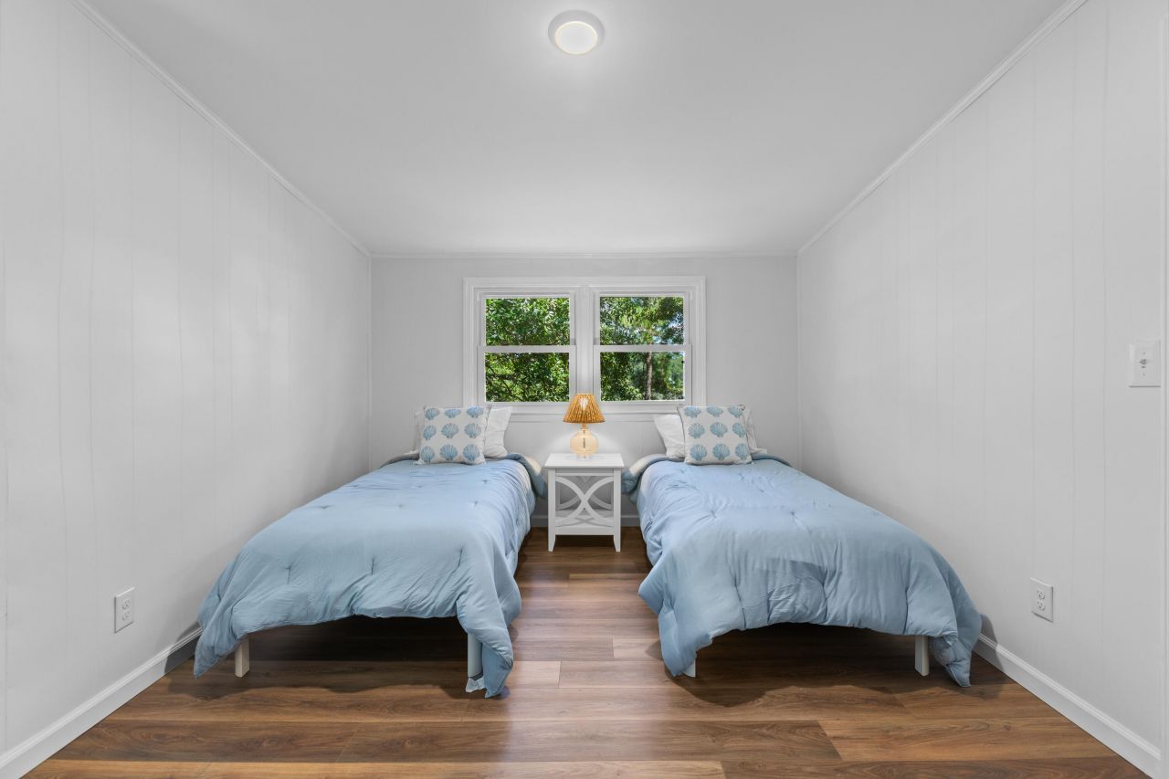 7299 Commodore Road Photo 27