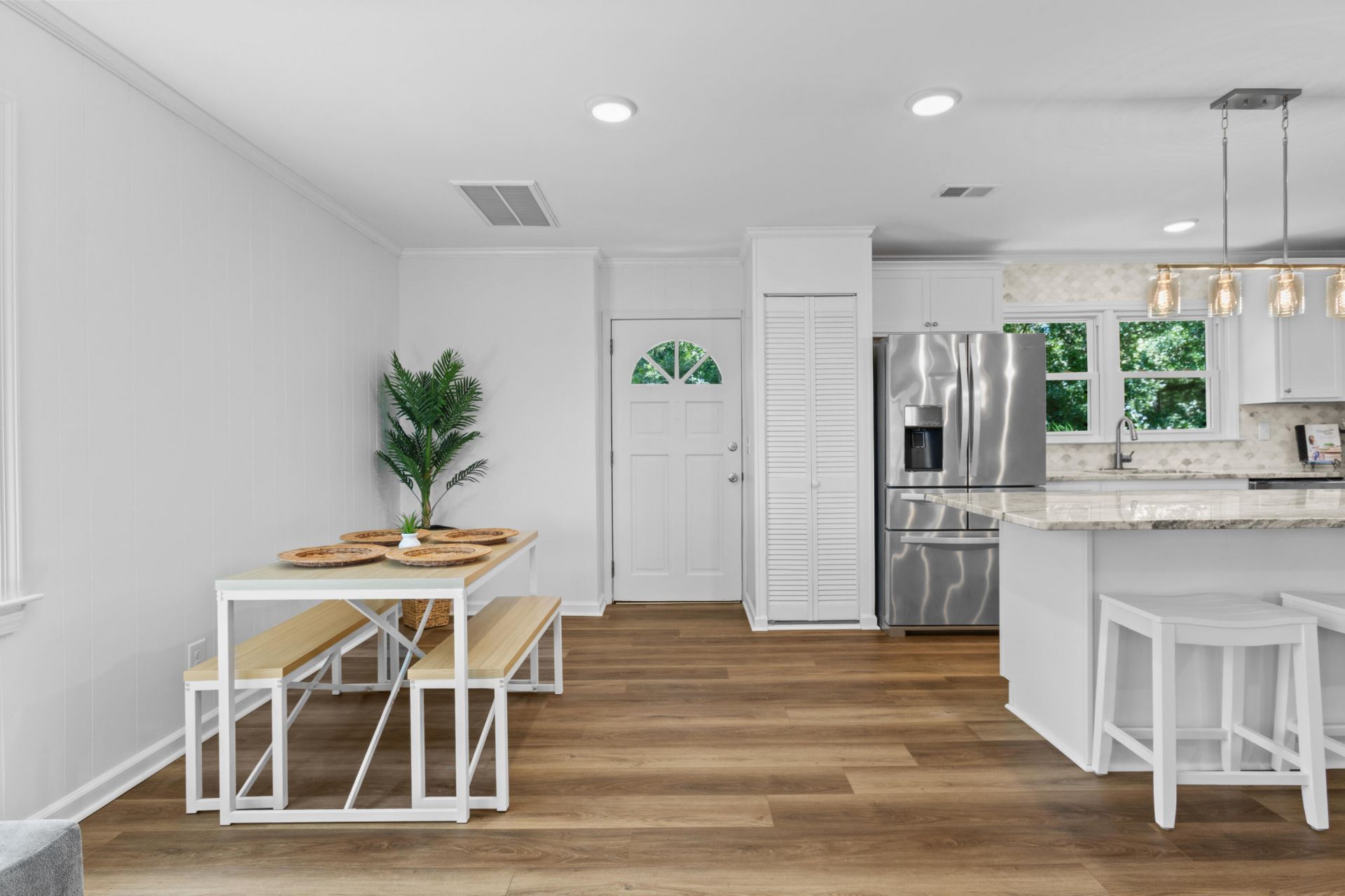 7299 Commodore Road Photo 4