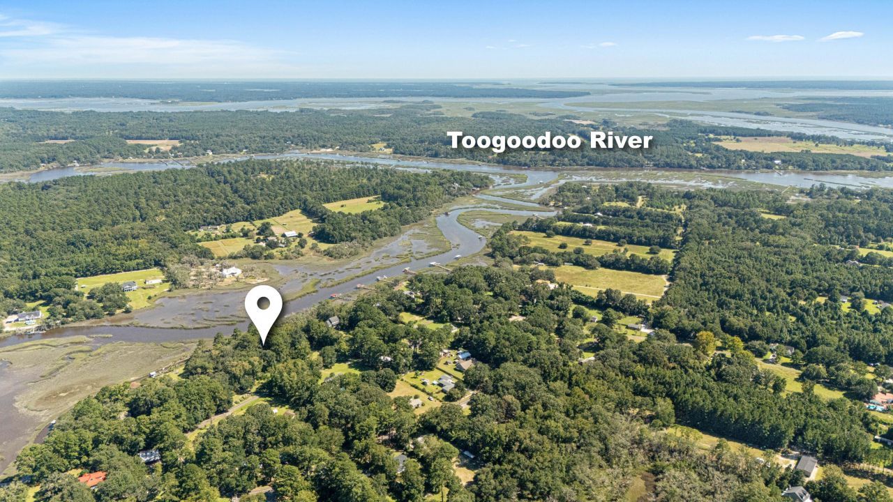 7299 Commodore Road Photo 5