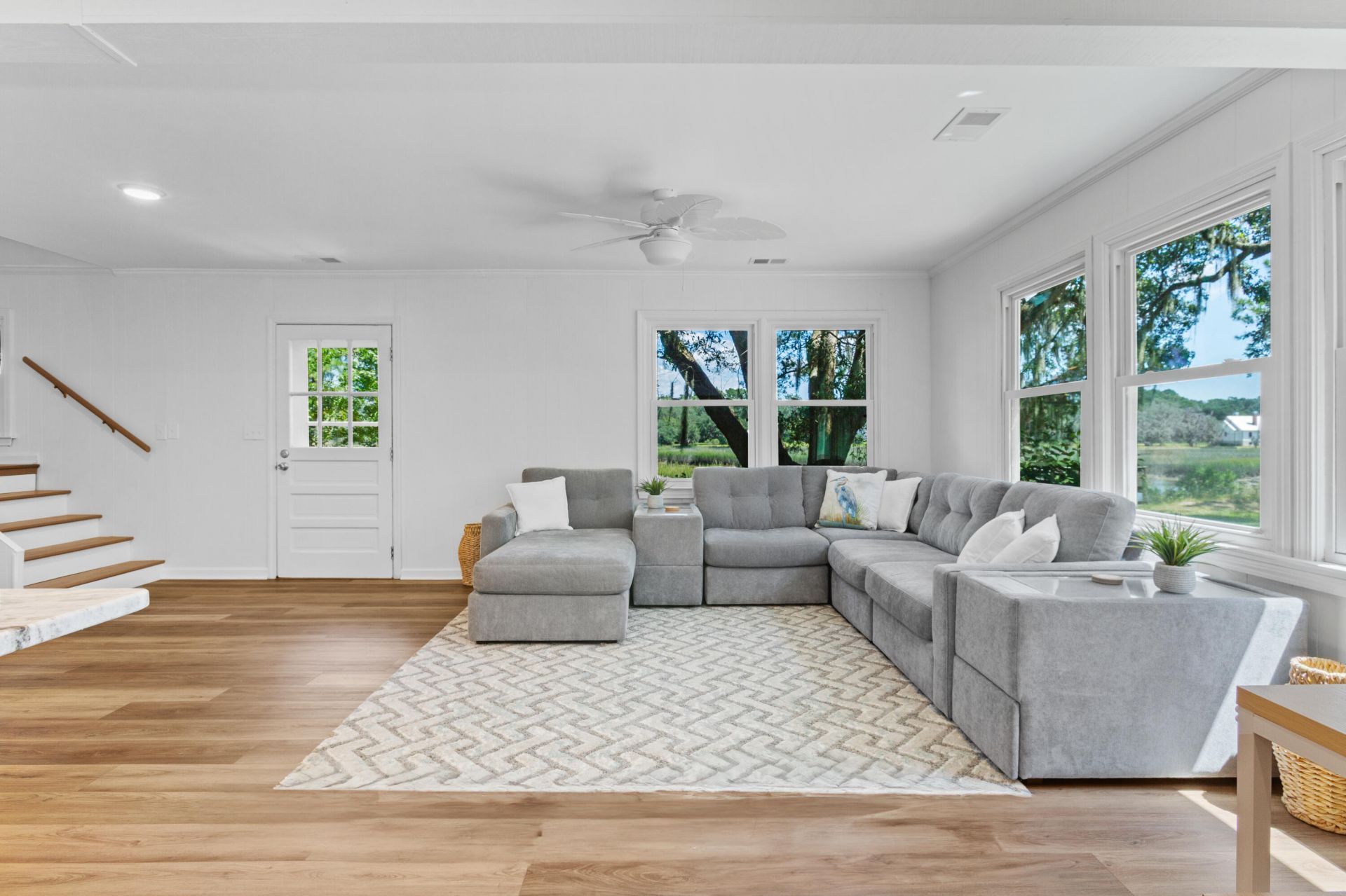 7299 Commodore Road Photo 9