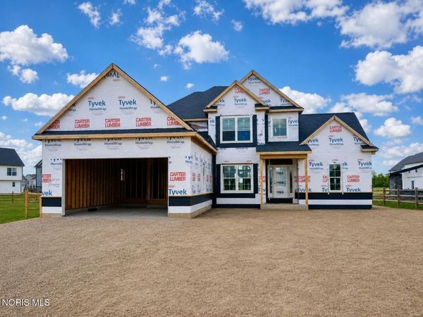 153 Barton Creek Drive, Perrysburg, OH 43551