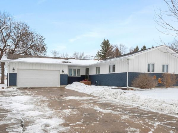 2710 18th Street S, Moorhead, MN 56560
