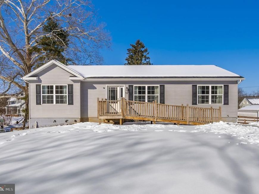 18 Mount Vernon Drive, Keedysville, MD 21756 Main Photo