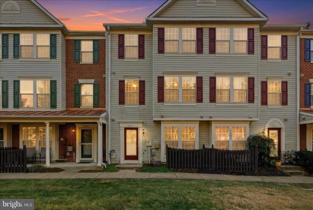 8307 Green Heron Way, Unit 11, Lorton, VA 22079 Main Photo