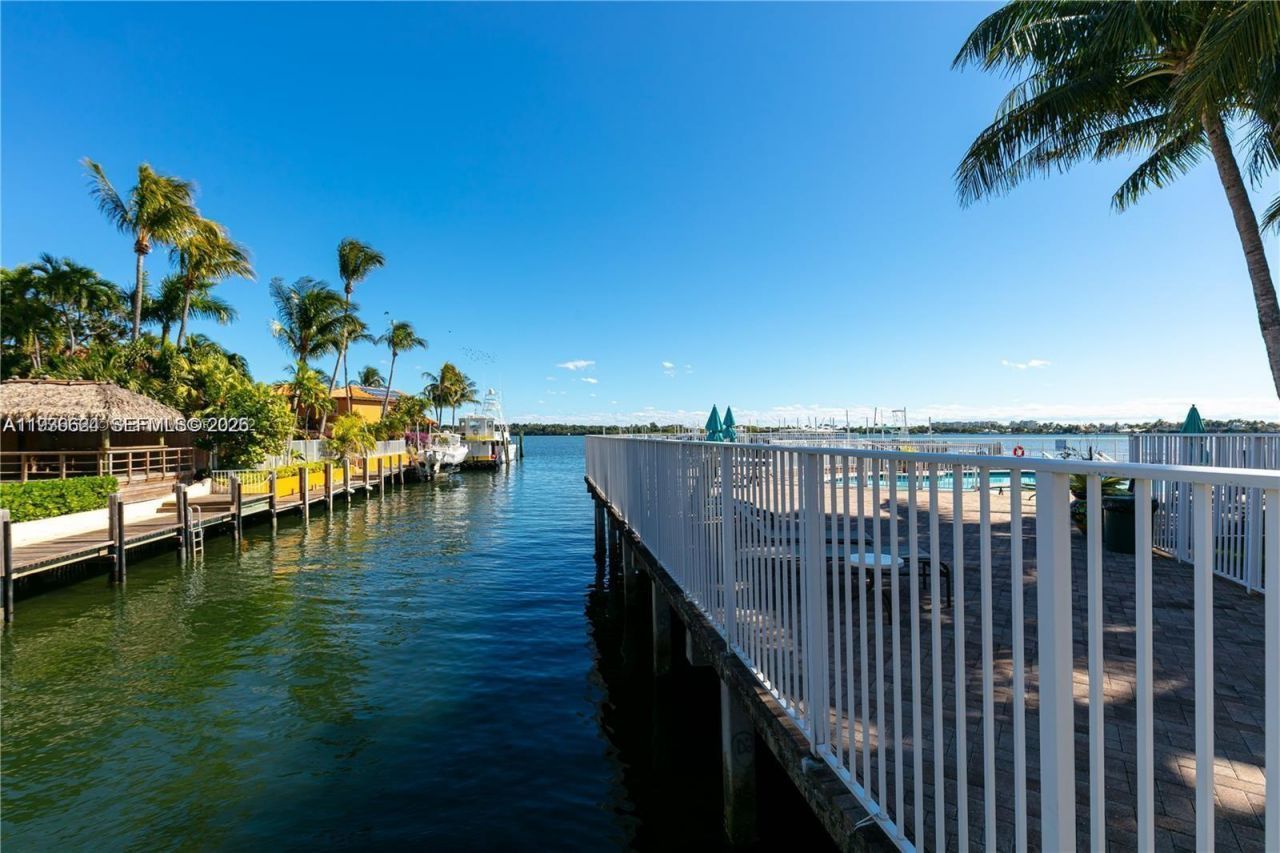 104 Harbors Way, Boynton Beach, FL 33435 Photo