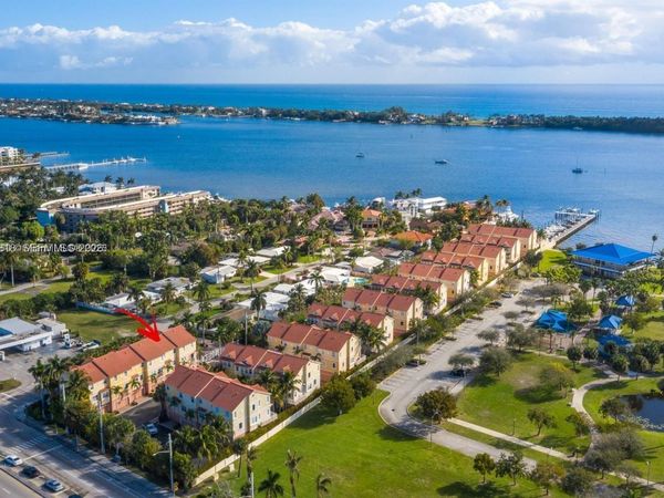 104 Harbors Way, Boynton Beach, FL 33435