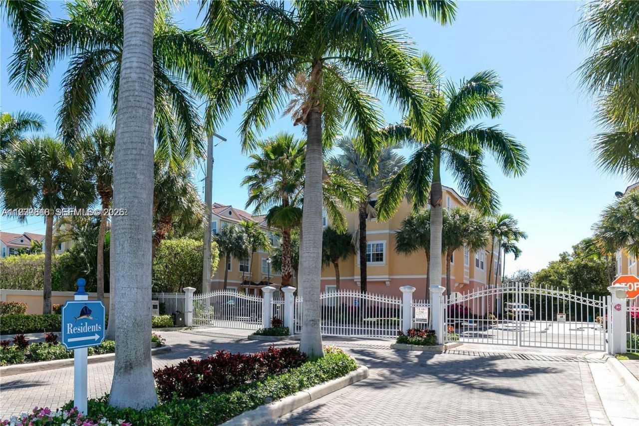 104 Harbors Way, Boynton Beach, FL 33435 Photo