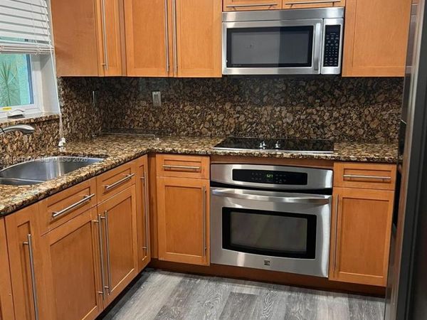 11163 NW 7th St , Unit 104, Miami, FL 33172