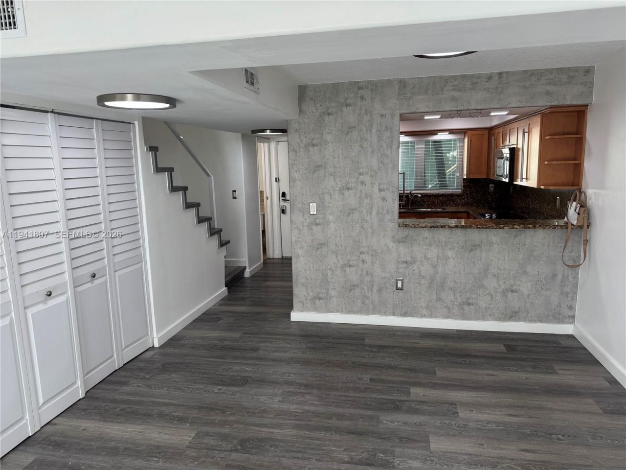 11163 NW 7th St , Unit 104, Miami, FL 33172 Photo