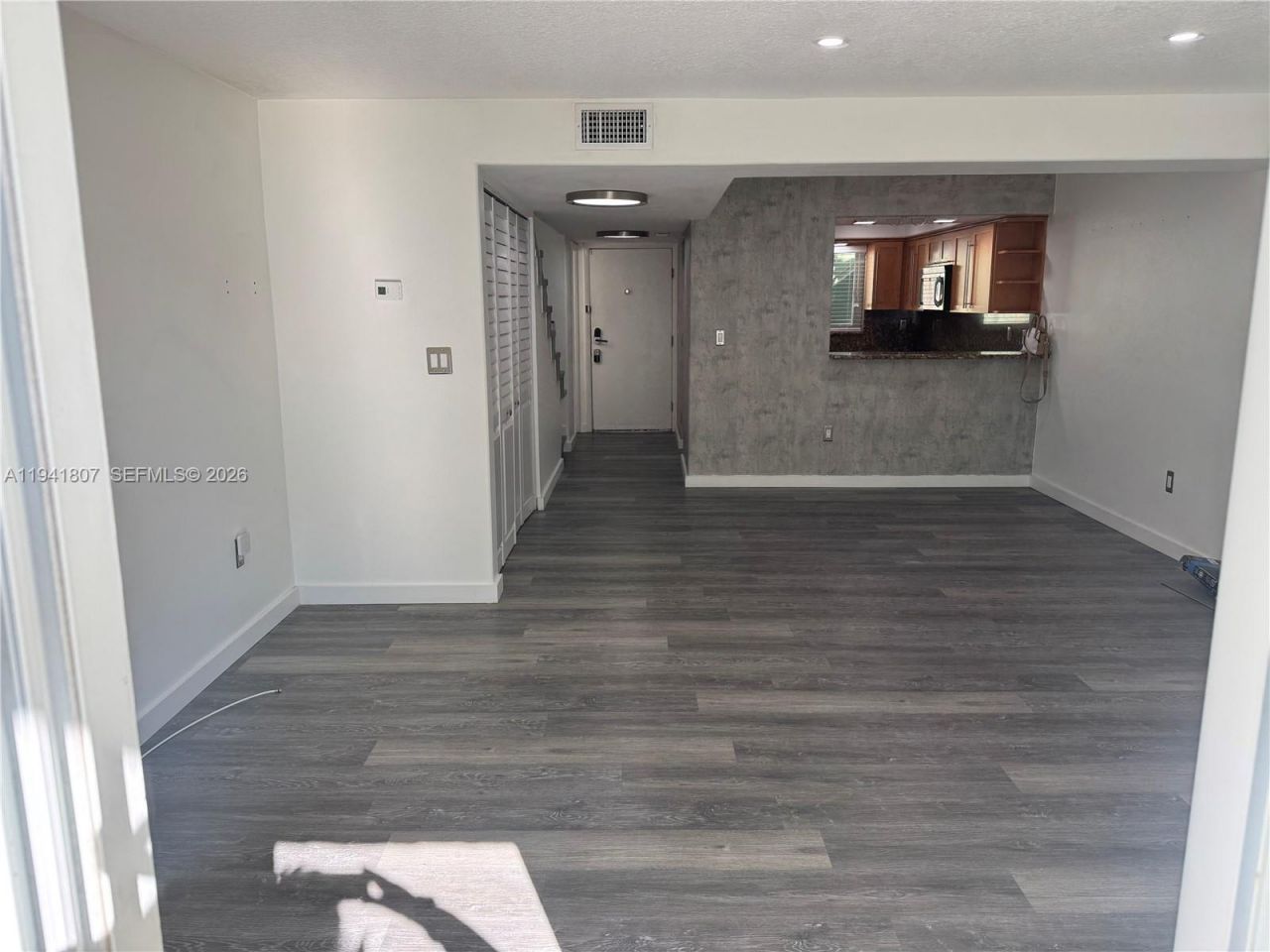 11163 NW 7th St , Unit 104, Miami, FL 33172 Photo