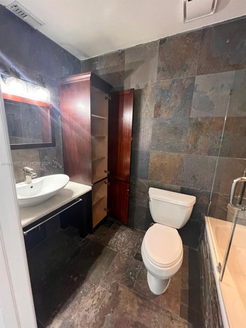 11163 NW 7th St , Unit 104, Miami, FL 33172 Photo