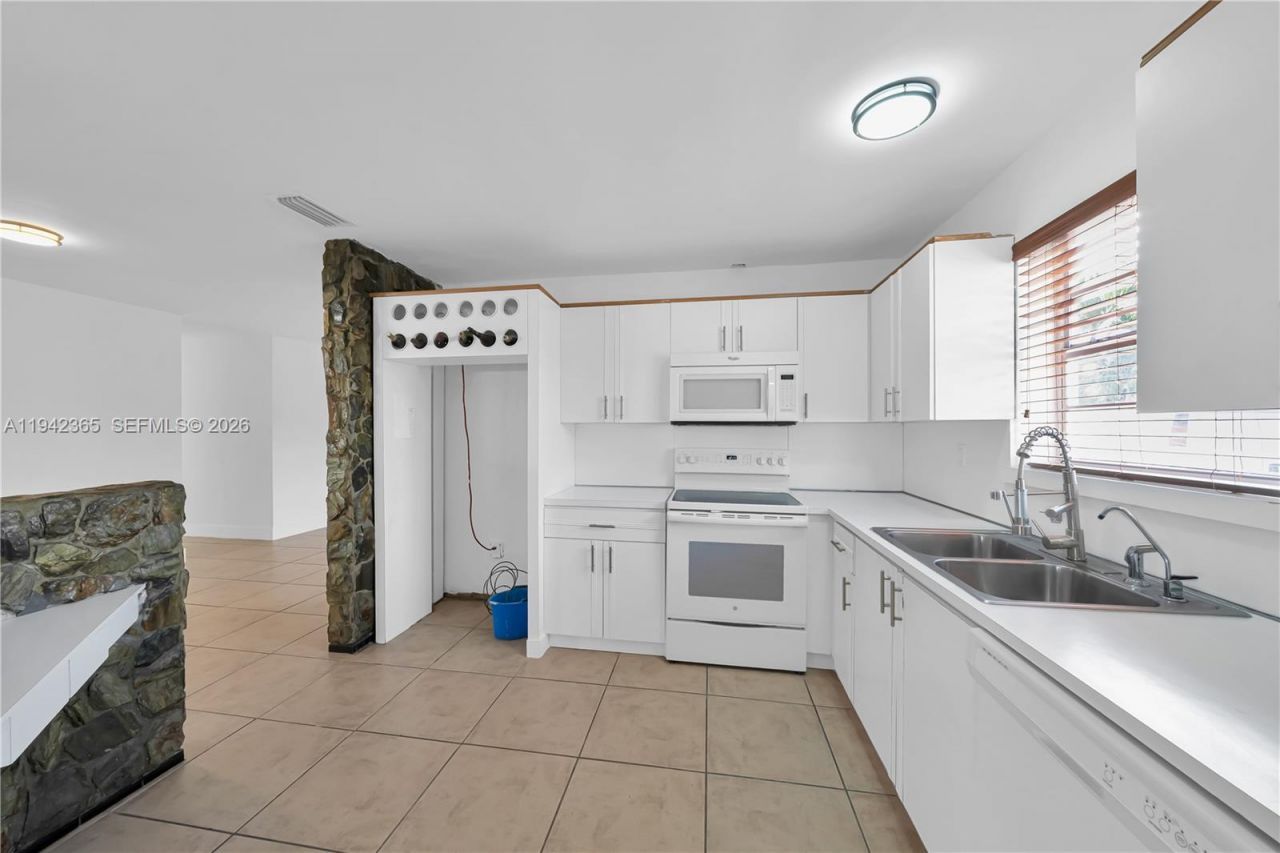 8241 SW 12th Ter, Miami, FL 33144 Photo