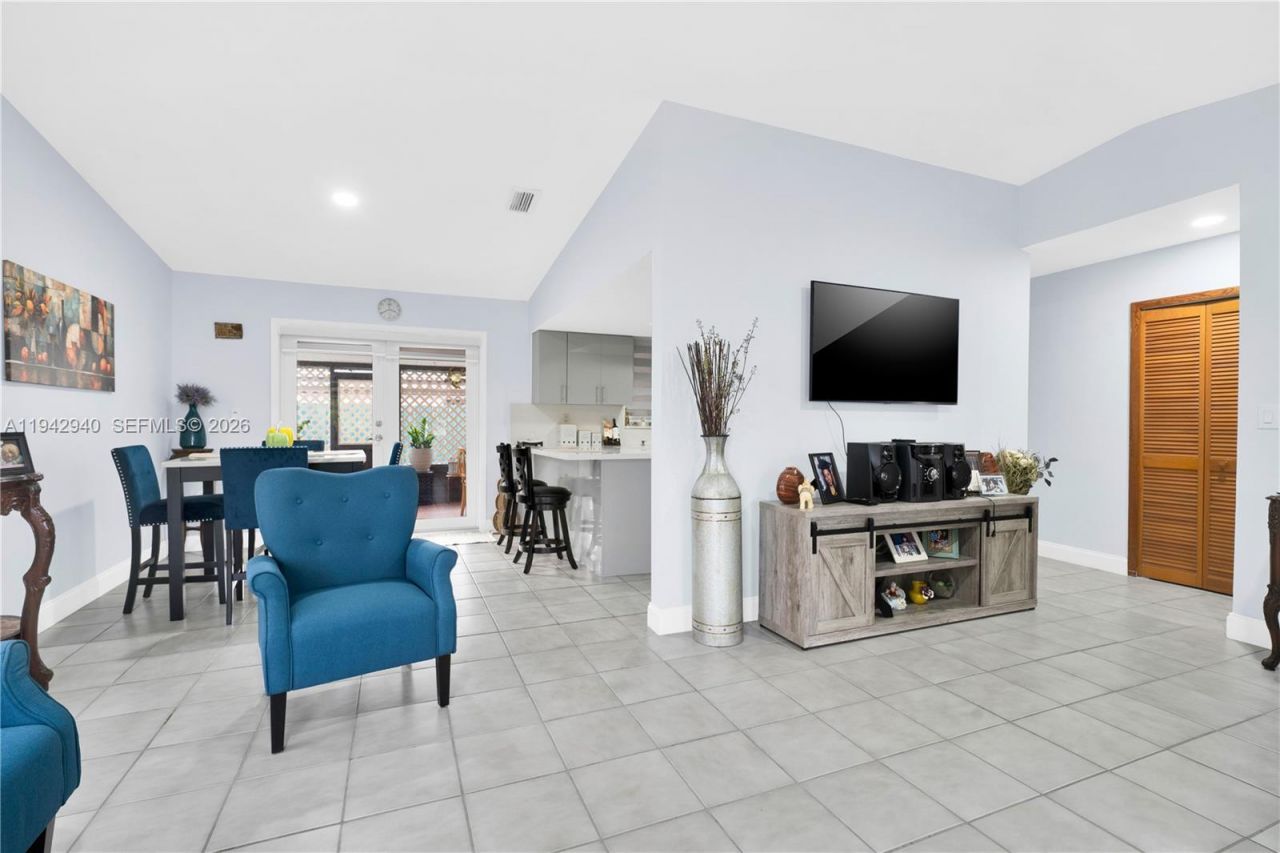 1142 SW 138th Ct, Miami, FL 33184 Photo