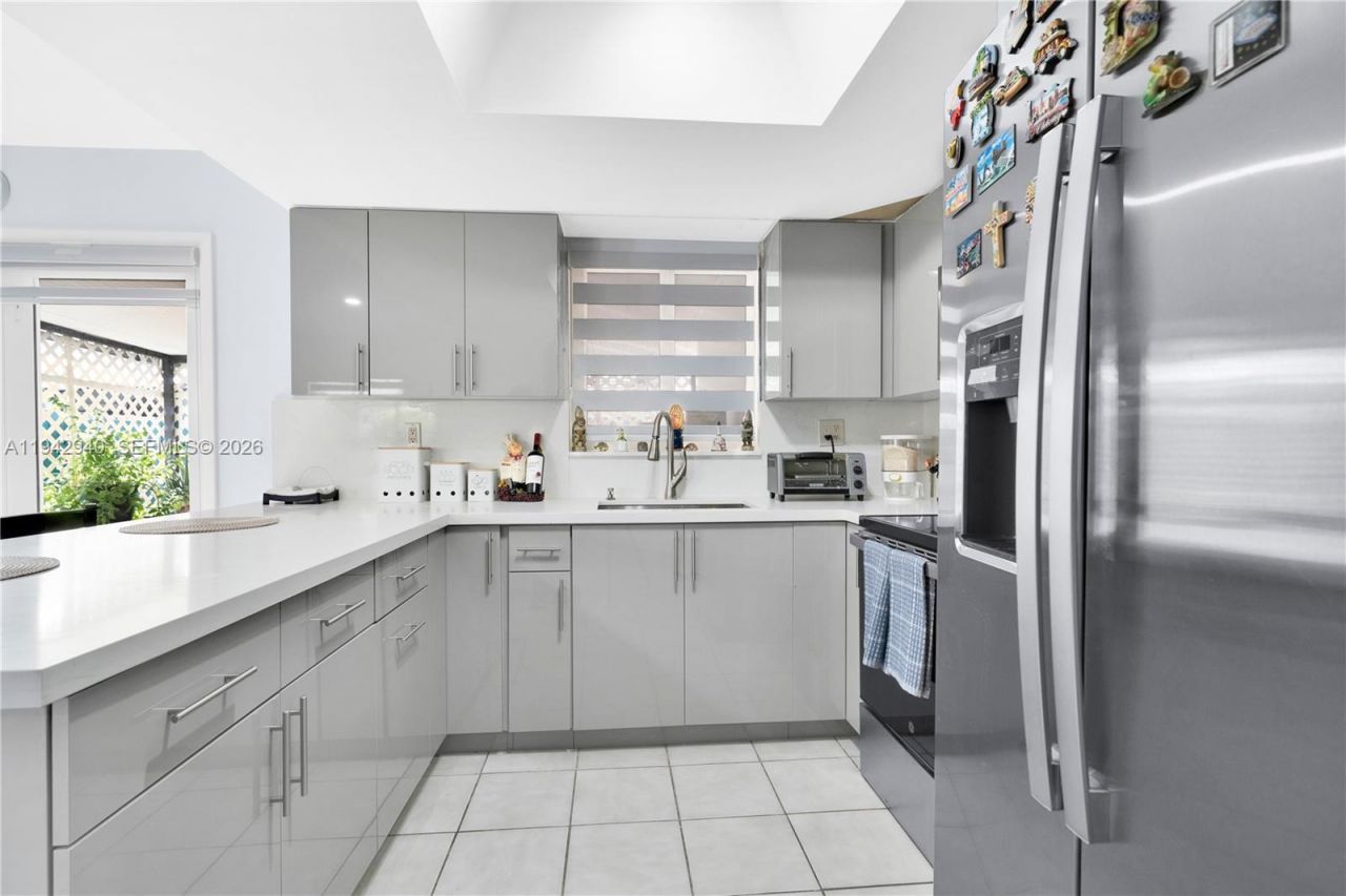 1142 SW 138th Ct, Miami, FL 33184 Photo