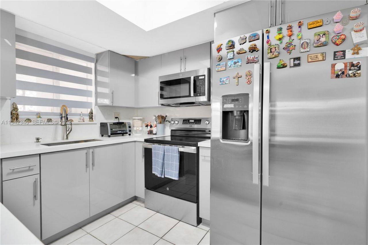 1142 SW 138th Ct, Miami, FL 33184 Photo