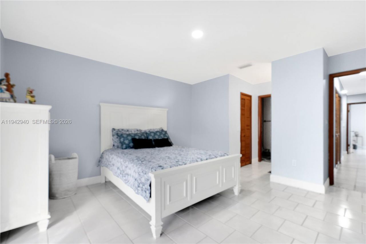 1142 SW 138th Ct, Miami, FL 33184 Photo