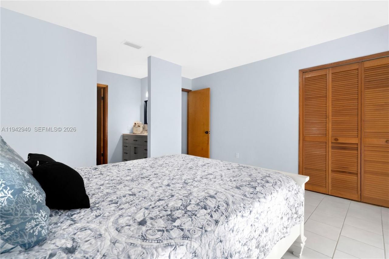 1142 SW 138th Ct, Miami, FL 33184 Photo