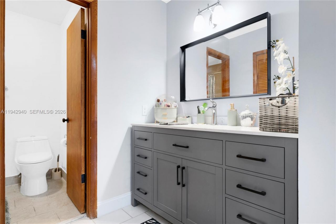 1142 SW 138th Ct, Miami, FL 33184 Photo