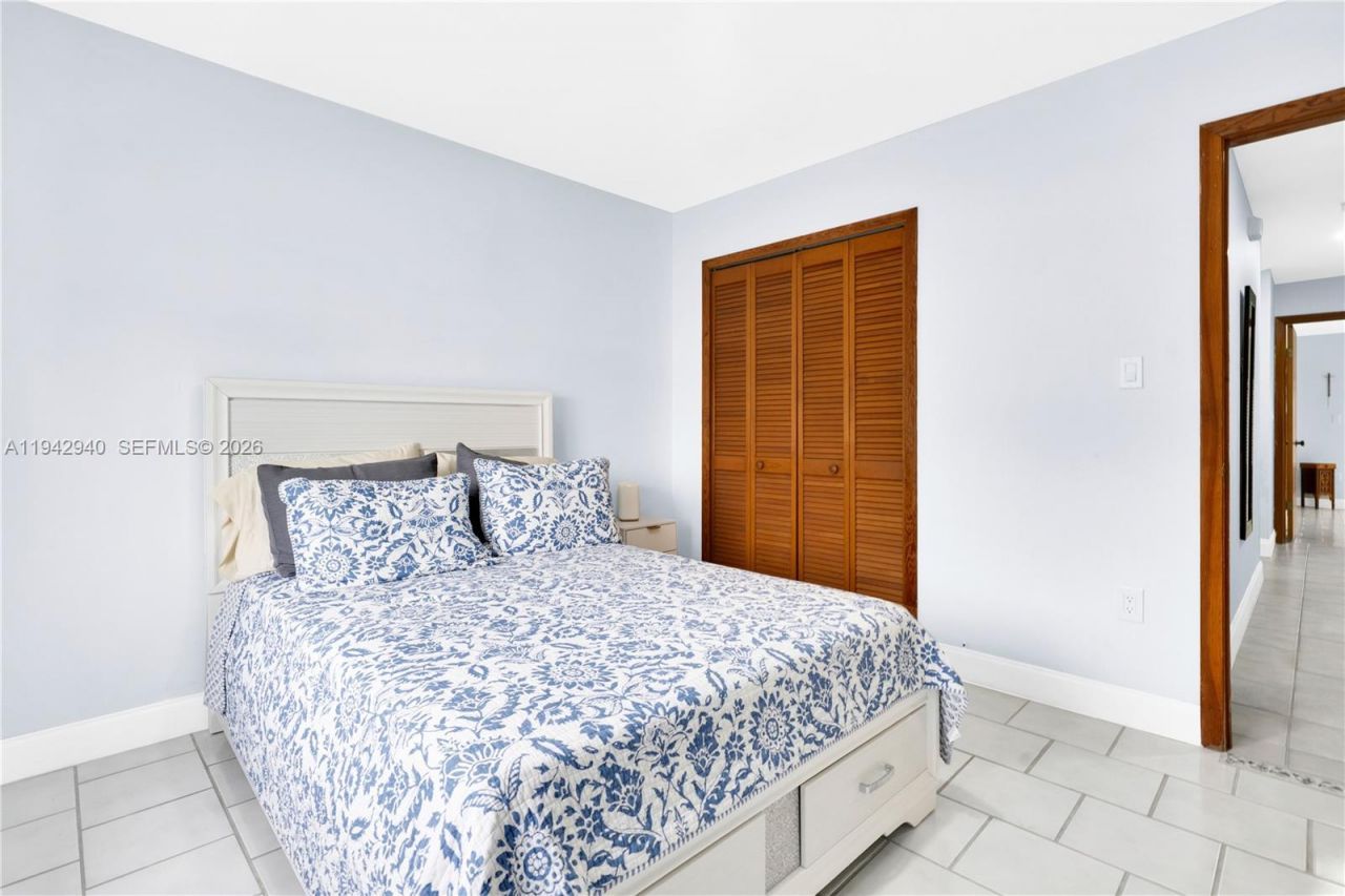 1142 SW 138th Ct, Miami, FL 33184 Photo