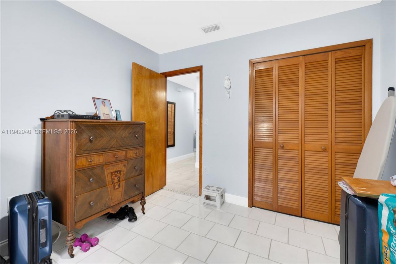 1142 SW 138th Ct, Miami, FL 33184 Photo