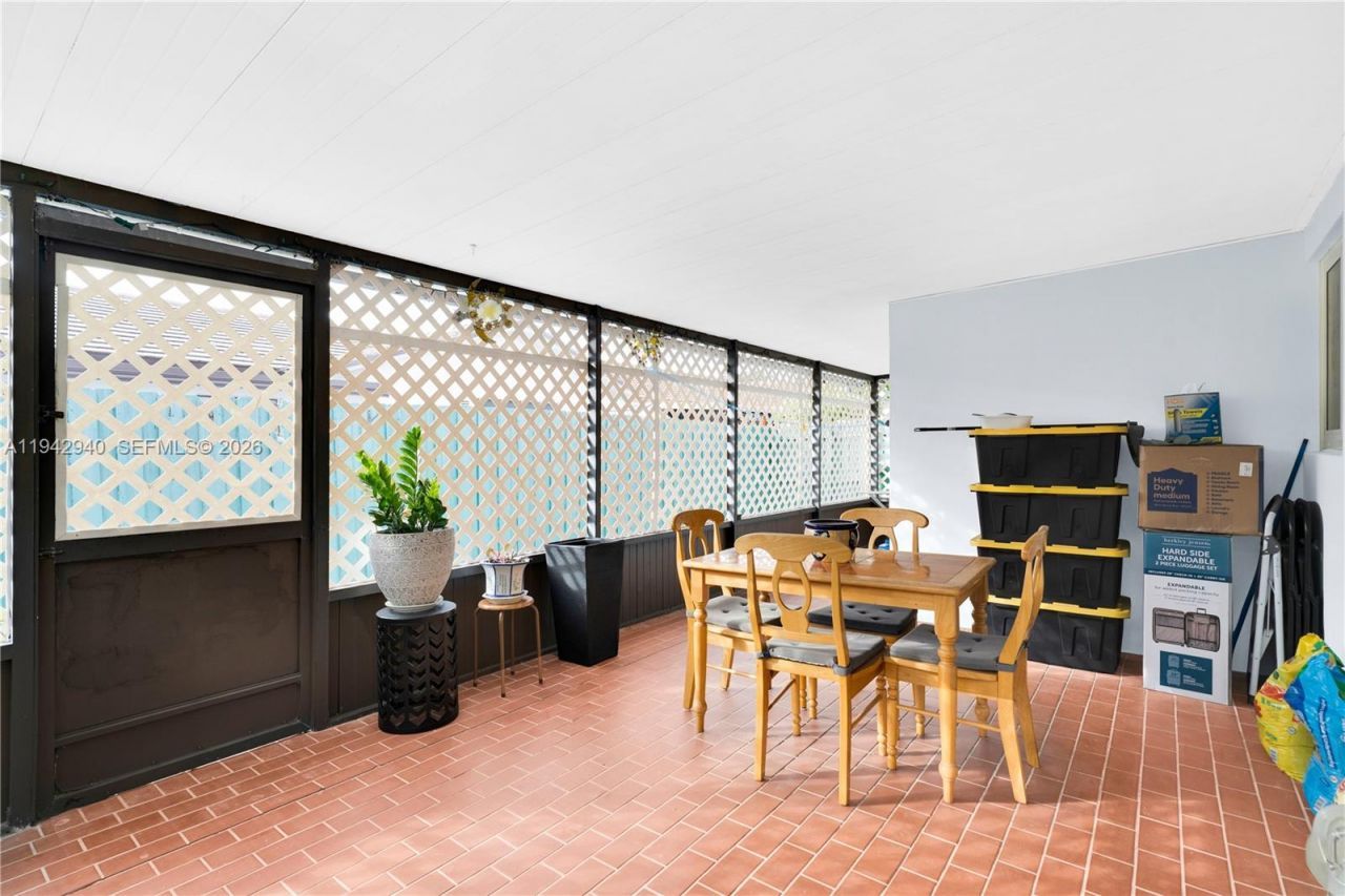 1142 SW 138th Ct, Miami, FL 33184 Photo