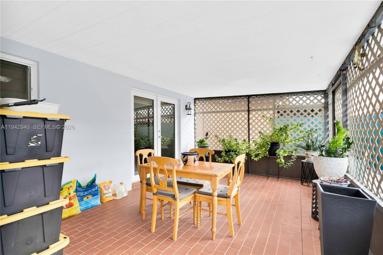 1142 SW 138th Ct, Miami, FL 33184 Photo