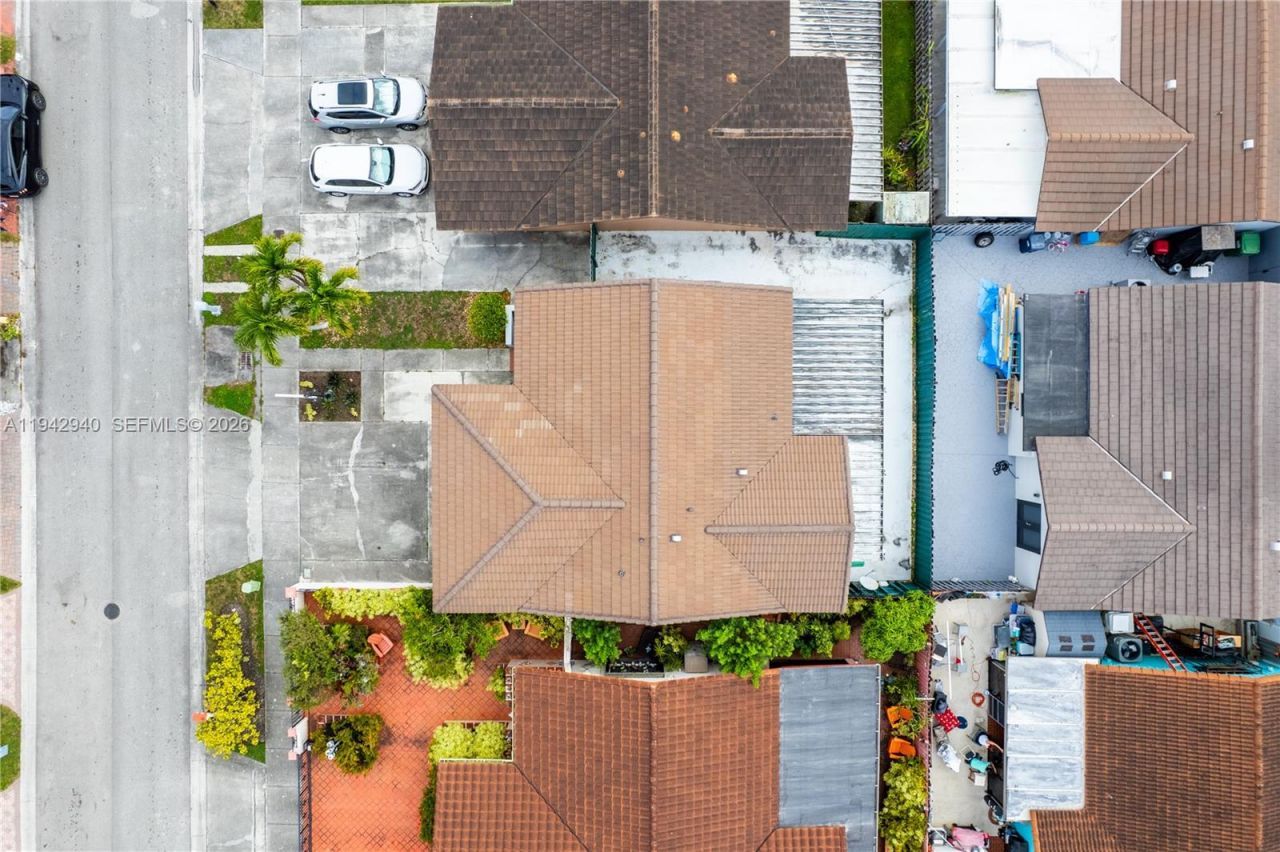 1142 SW 138th Ct, Miami, FL 33184 Photo