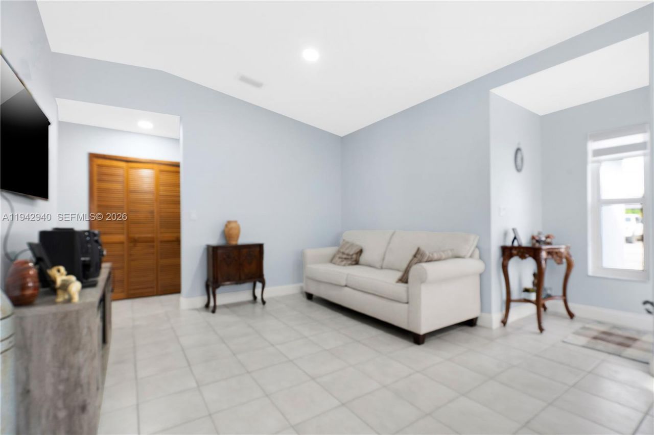 1142 SW 138th Ct, Miami, FL 33184 Photo