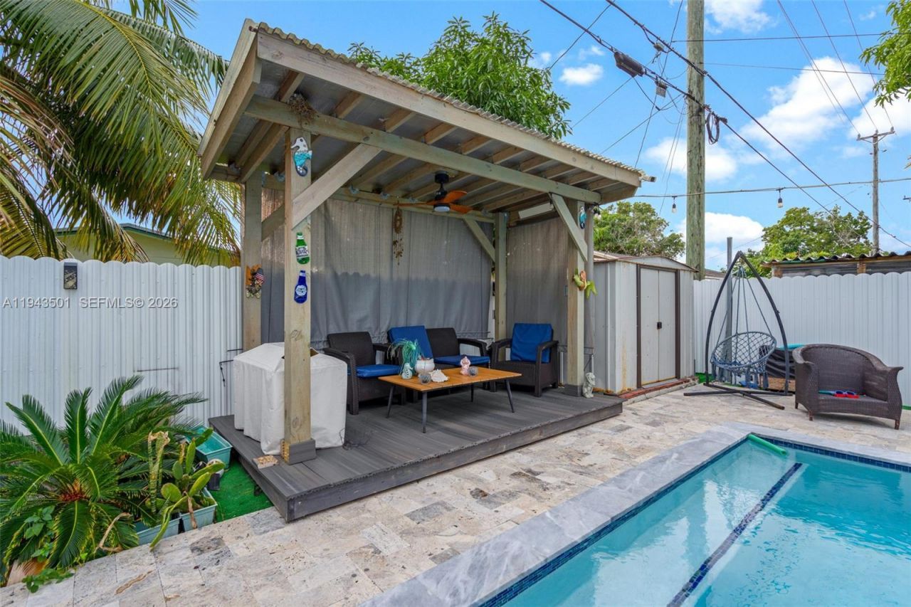 864 E 29th St , Hialeah, FL 33013 Photo