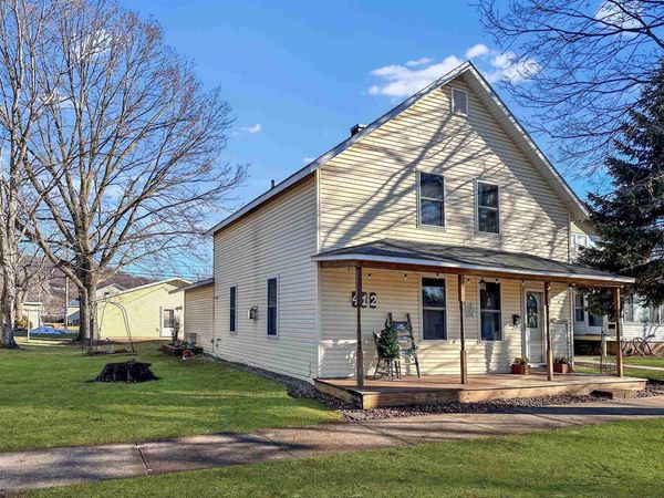 412 N Wacouta Avenue, Prairie Du Chien, WI 53821