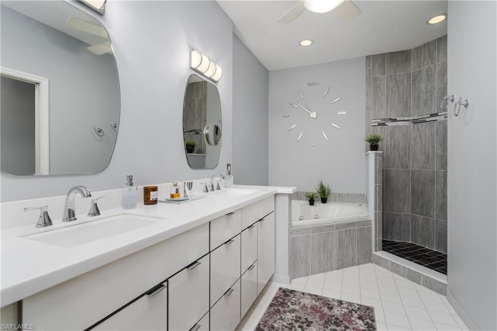 640 Lalique Cir, Unit 405, Naples, FL 34119 Photo