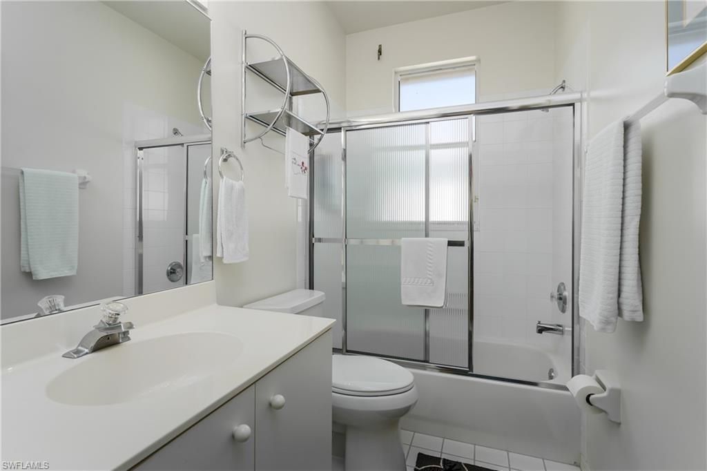 640 Lalique Cir, Unit 405, Naples, FL 34119 Photo