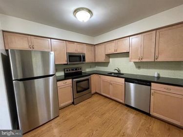 208 VALLEY STREAM LANE, CHESTERBROOK, PA 19087