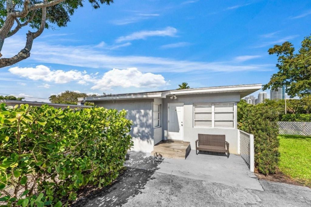 1003 SW 4th Avenue, Unit 2, Fort Lauderdale, FL 33315 Photo