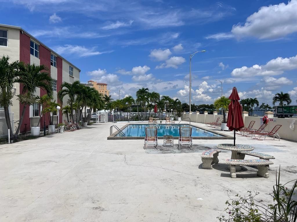 1800 79th Street Causeway, Unit 109, North Bay Village, FL 33141 Photo