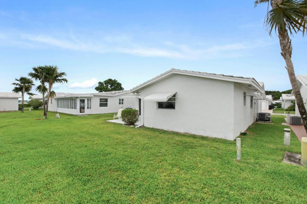 2081 SW 12th Avenue, Boynton Beach, FL 33426 Photo