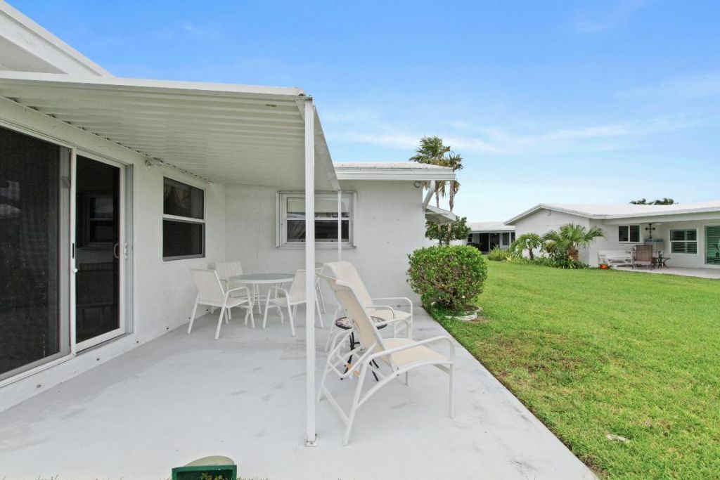 2081 SW 12th Avenue, Boynton Beach, FL 33426 Photo