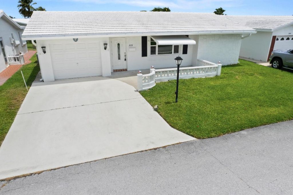 2081 SW 12th Avenue, Boynton Beach, FL 33426 Photo