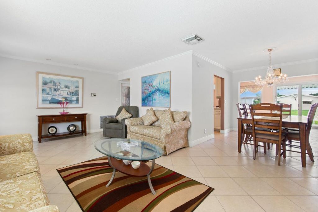 2081 SW 12th Avenue, Boynton Beach, FL 33426 Photo